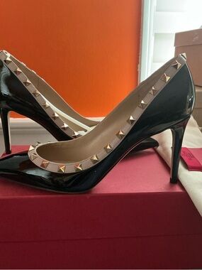 Valentino Garavani Black Patent Pointed-Toe Pump with Blush Studded Trim